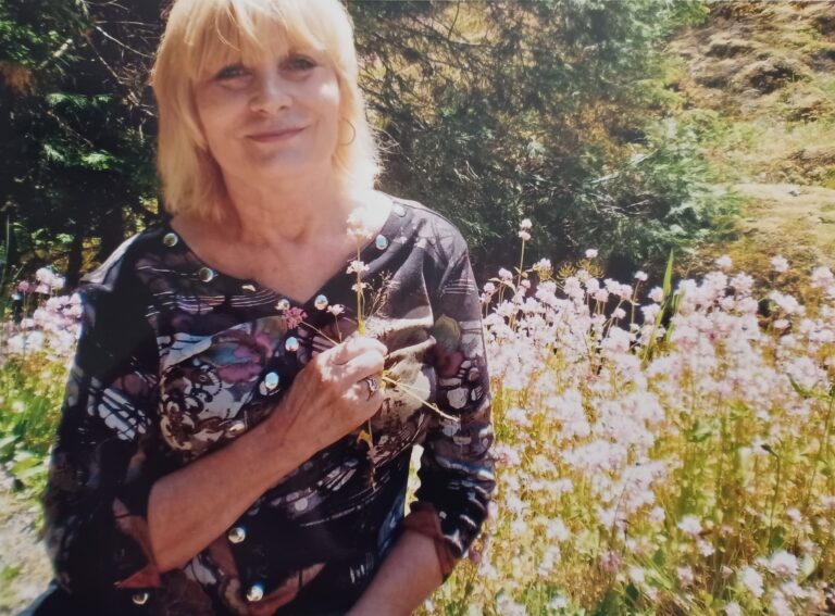 Mom with flowers in Oakridge (1)